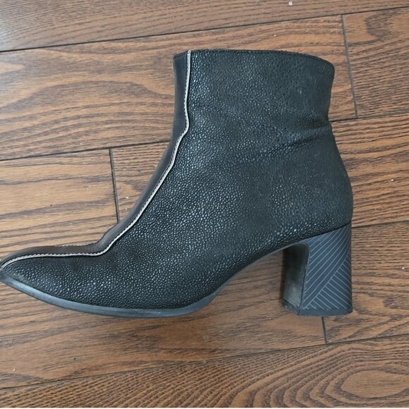 Un Tour En Ville Black 2' heeled ankle boots pebbled size 38 US7.5 - Picture 8 of 11